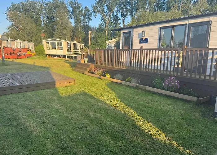 Beautiful 2 Bedroom Caravan On Billing Aquadrome