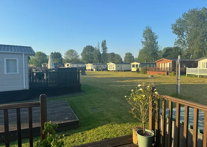Beautiful 2 Bedroom Caravan On Billing Aquadrome