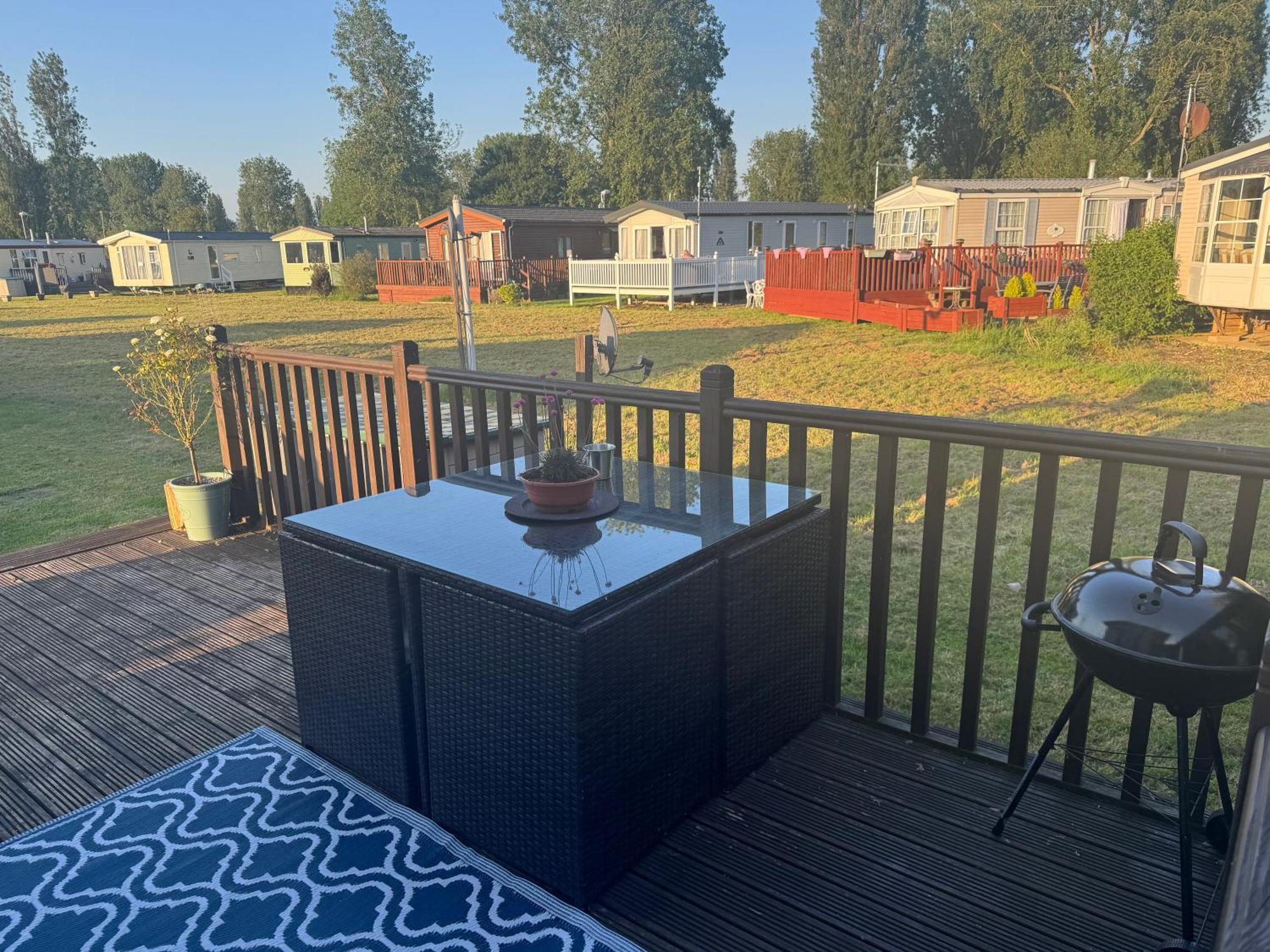 Campsite Beautiful 2 Bedroom Caravan On Billing Aquadrome *